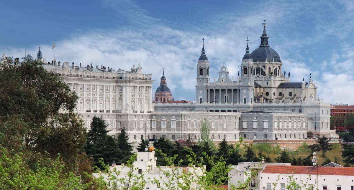 Bezienswaardigheden Madrid: kathedraal van Madrid | Mooistestedentrips.nl