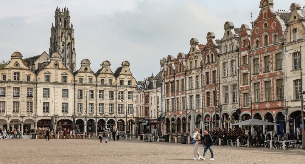Arras (Atrecht), Frankrijk: Place des Héros | Mooistestedentrips.nl