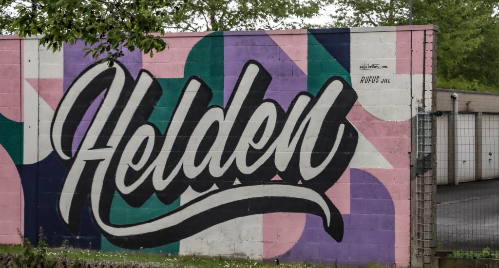 Street art in Roeselare, België: Helden | Mooistestedentrips.nl