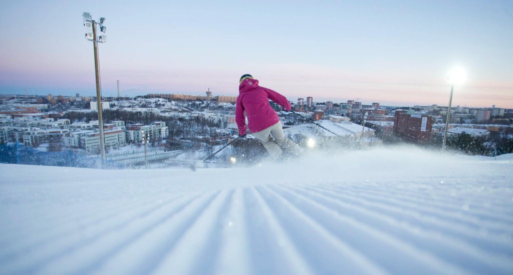 Skiën in Stockholm, foto met dank aan Hammarbybacken | Mooistestedentrips.nl