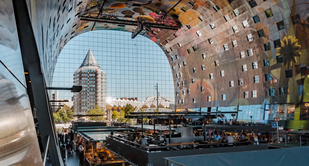Wat te doen in Rotterdam? Bezoek de Markthal | Mooistestedentrips.nl