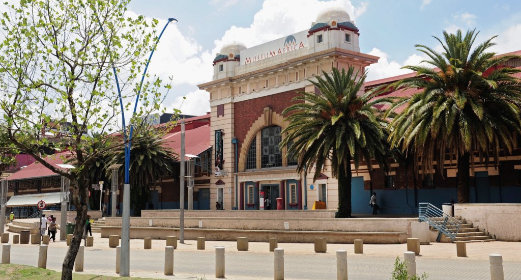 Bezienswaardigheden Johannesburg: The Market Theatre & Museum Africa | Mooistestedentrips.nl