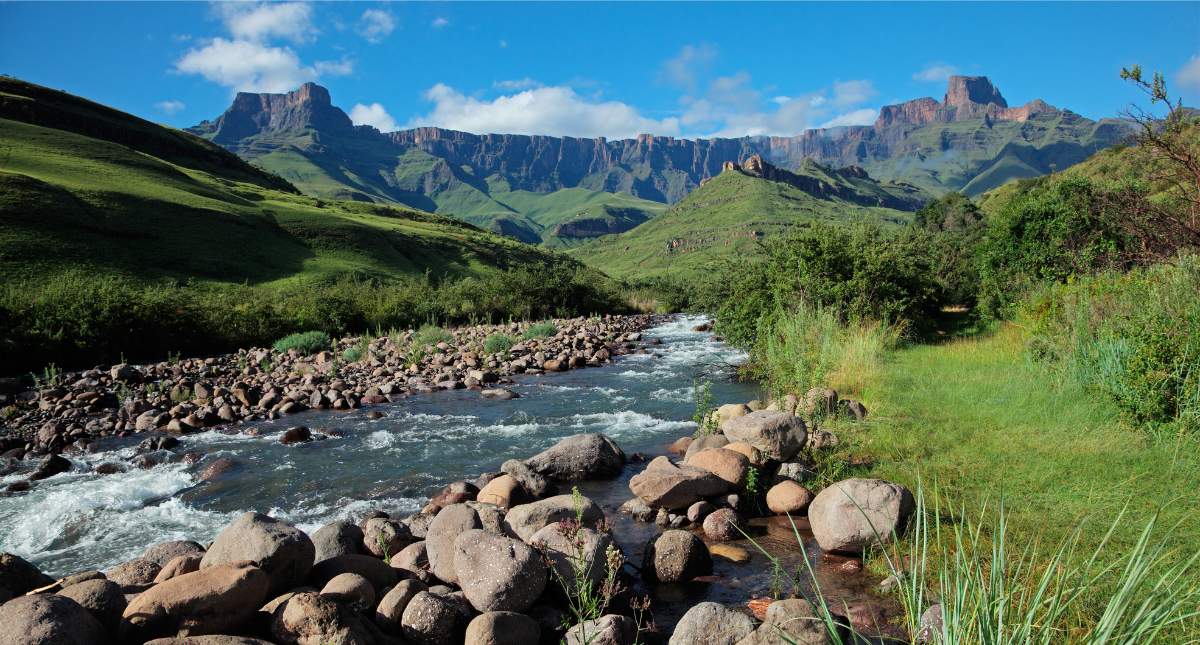 Drakensbergen, Zuid-Afrika: Drakensberg Amphitheatre | Mooistestedentrips.nl
