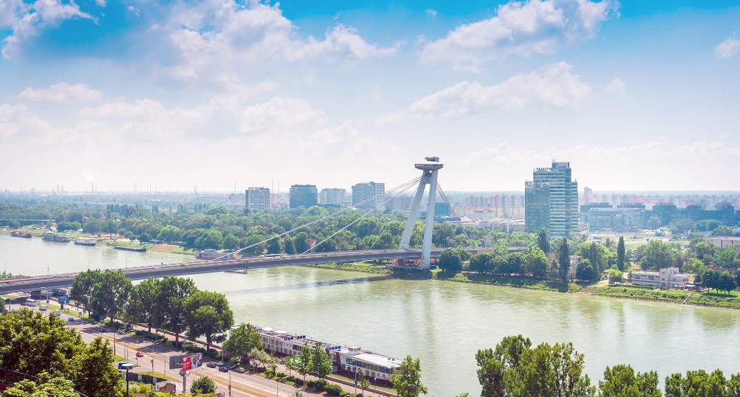 Wat te doen in Bratislava? Bekijk de Bratislava UFO | Mooistestedentrips.nl