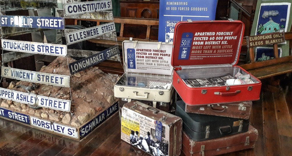 Bezienswaardigheden Kaapstad: District Six Museum | Mooistestedentrips.nl
