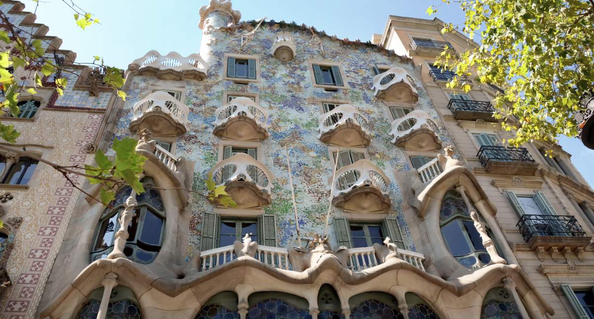 Wat te doen in Barcelona? Bezoek Casa Battló | Mooistestedentrips.nl