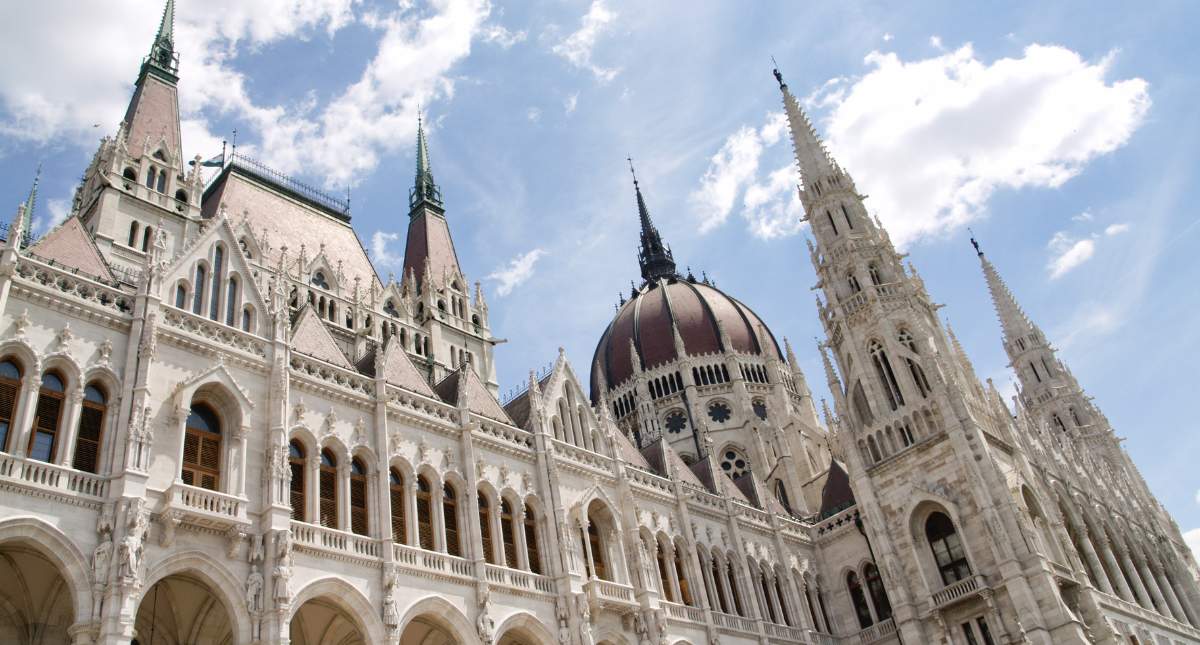 Bezienswaardigheden Boedapest: Parlement van Hongarije | Mooistestedentrips.nl