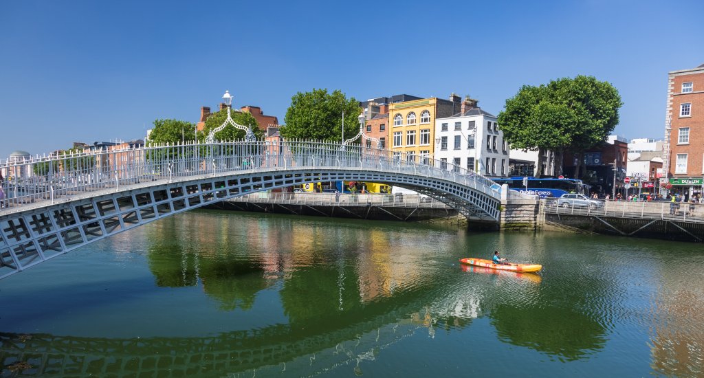 Wat te doen in Dublin? Ontdek de stad vanuit een kajak | Mooistestedentrips.nl