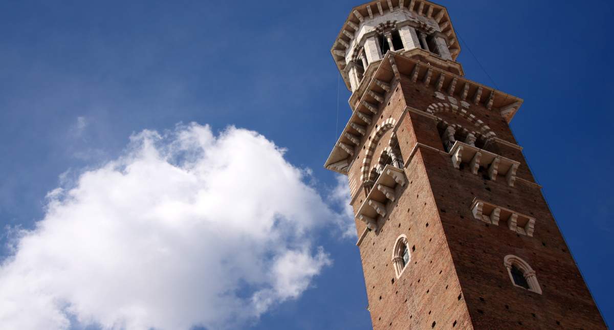 Bezienswaardigheden Verona: Torre dei Lamberti | Mooistestedentrips.nl