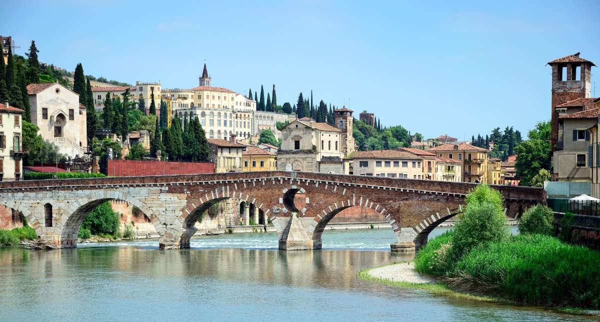 Bezienswaardigheden Verona: Ponte Pietra | Mooistestedentrips.nl