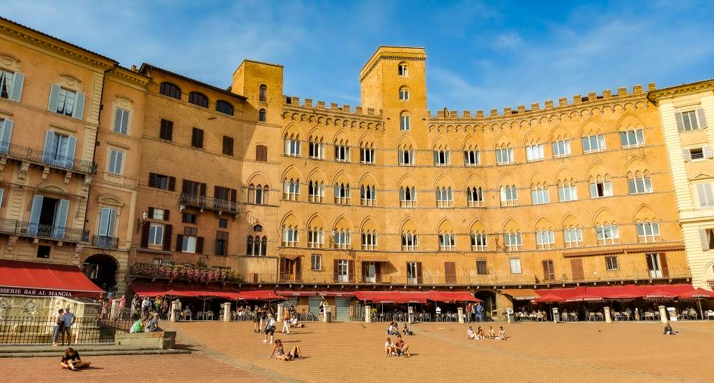 Siena bezienswaardigheden, Piazza del Campo | Mooistestedentrips.nl