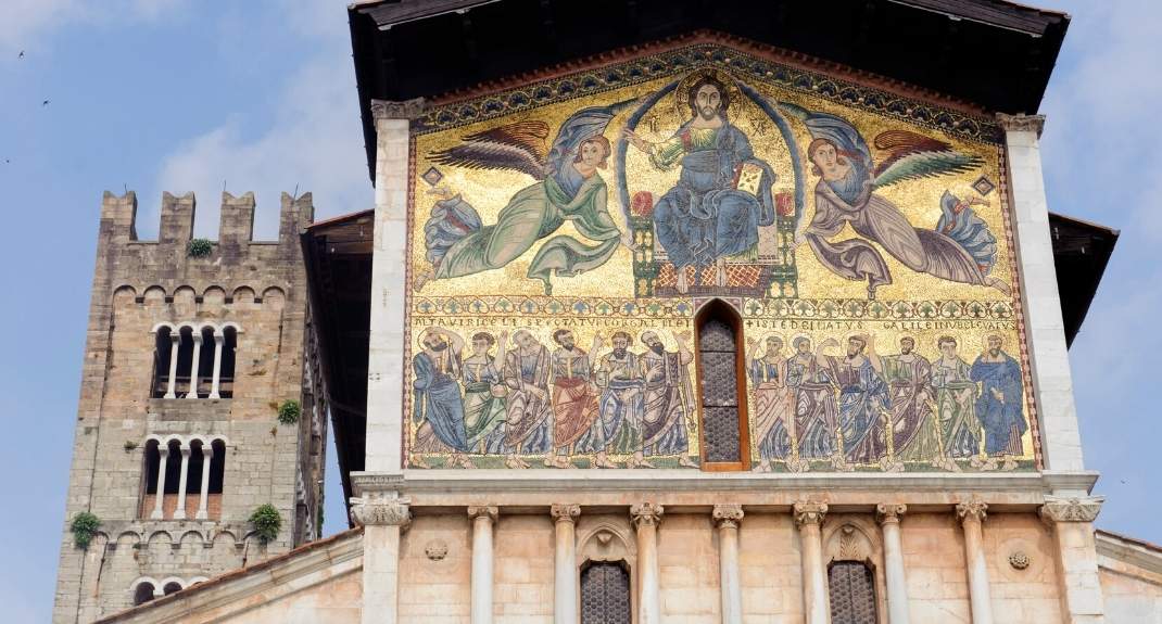 Lucca, Italië: Basilica di San Frediano | Mooistestedentrips.nl