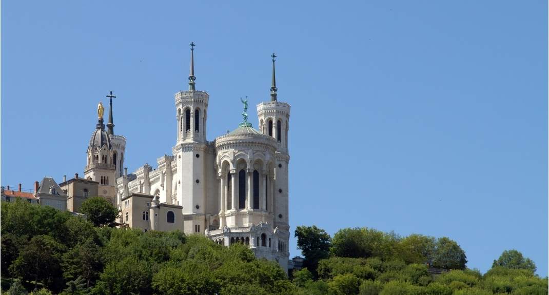 Bezienswaardigheden Lyon: Basilica of Notre-Dame de Fourvière | Mooistestedentrips.nl