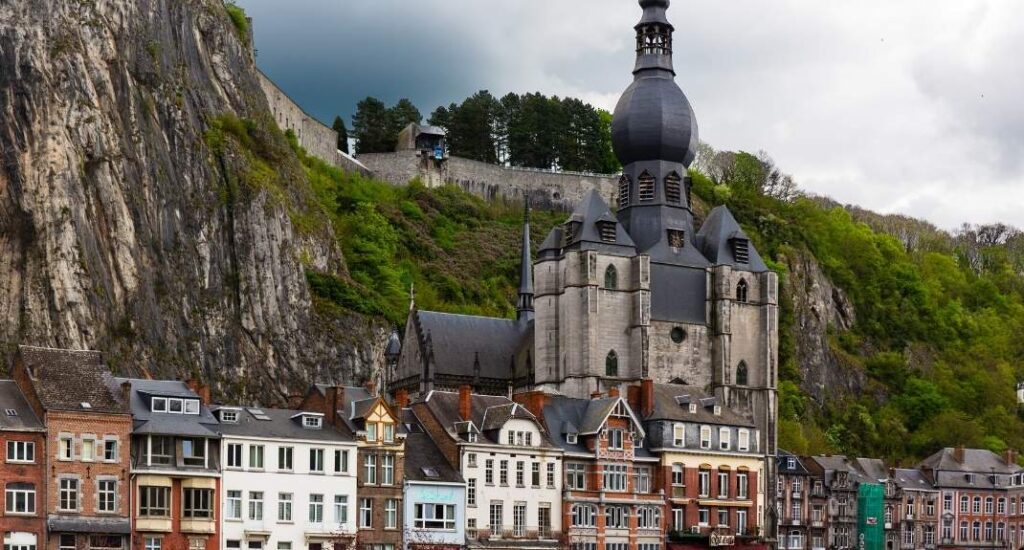 Dinant, België: Collégiale Notre-Dame de Dinant
