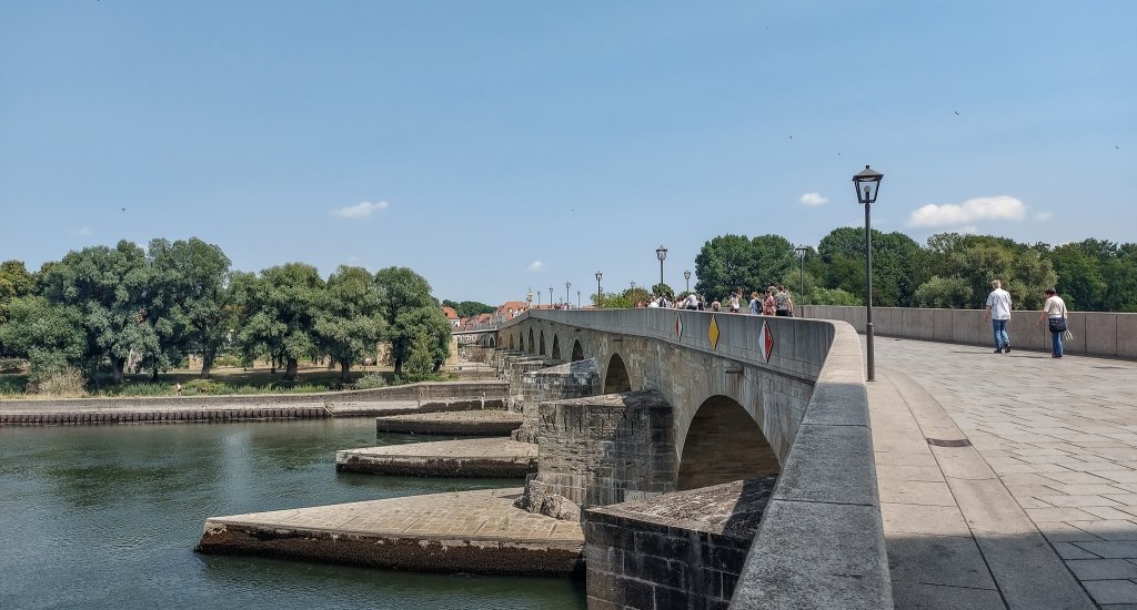 Bezienswaardigheden Regensburg, Duitsland: Steinerne Brücke | Mooistestedentrips.nl