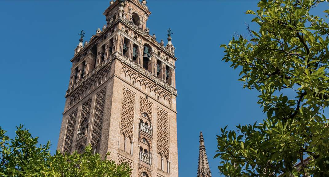 Vakantie Sevilla: bezoek de Giralda van Sevilla | Mooistestedentrips.nl