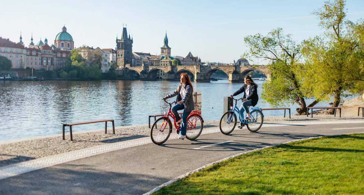 Fietsen in Praag: langs kastelen en paleizen | Mooistestedentrips.nl